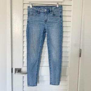 AE Next Level Low Rise Jegging in Skylight. Size 4 X-Short 9 1/2 rise 25” inseam